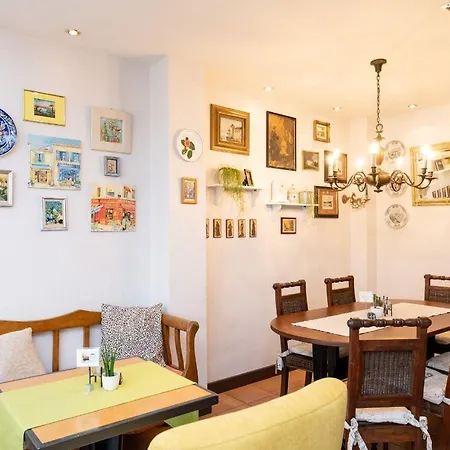 Отель Bitburger Hof 3*