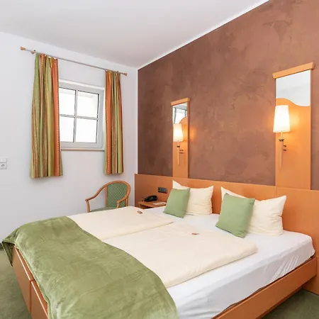 Bitburger Hof Hotel 3*